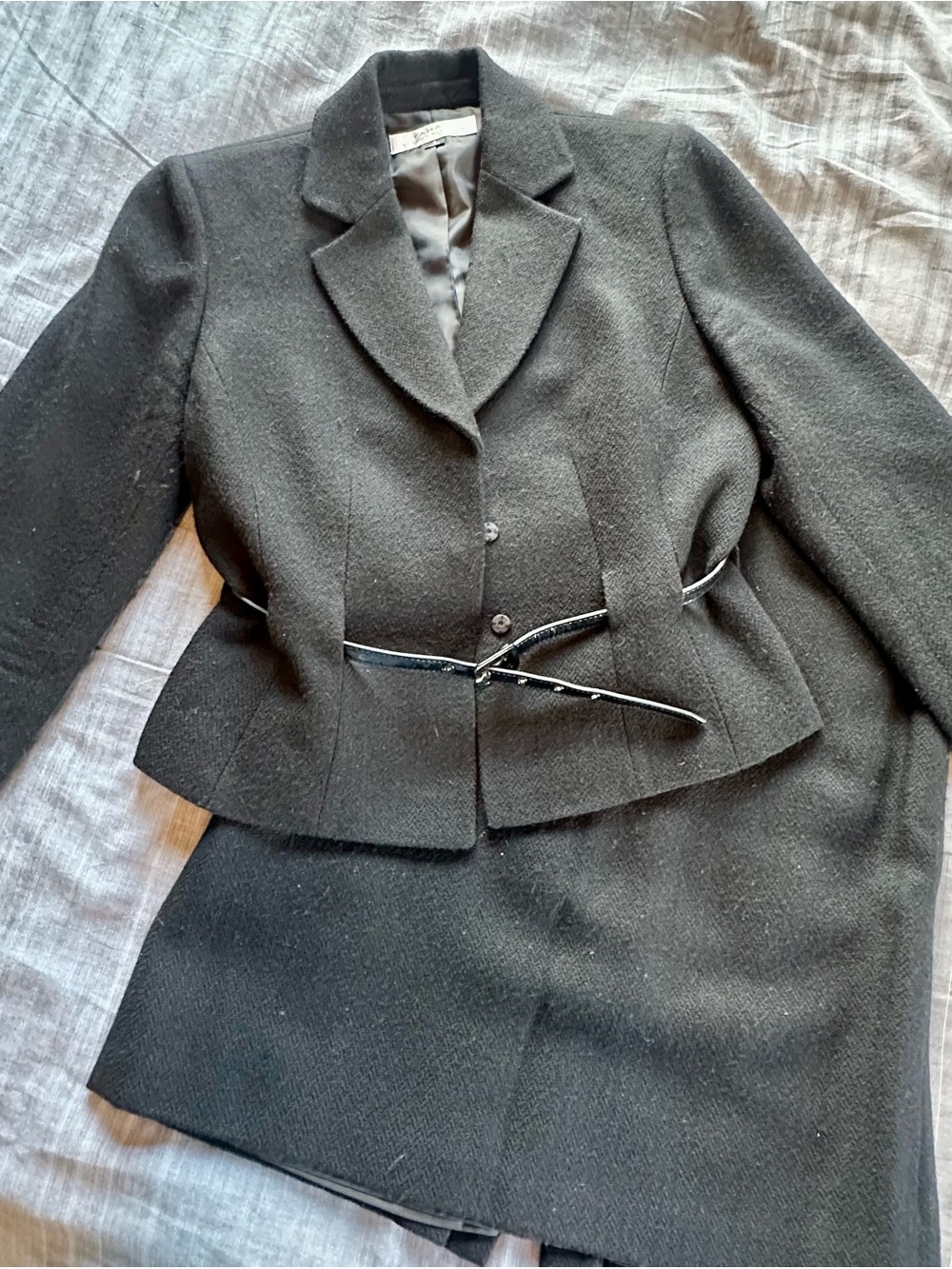 Tahari Black Women's Tailored Wool Two-Piece Blazer and Skirt Set